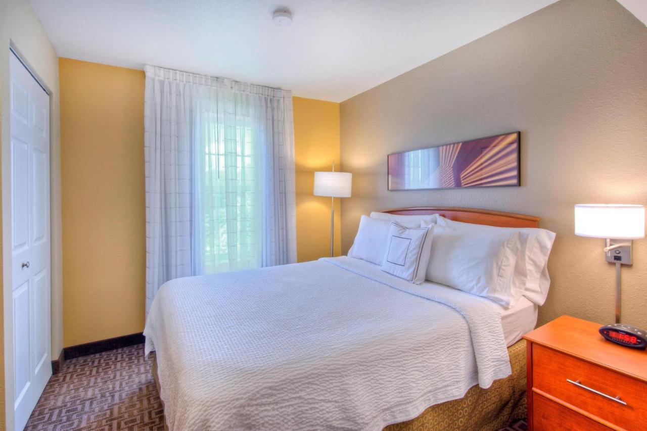 ทาวน์เพลซ สวีท ราลีห์ แครี เวสตัน พาร์คเวย์ Hotel ภายนอก รูปภาพ