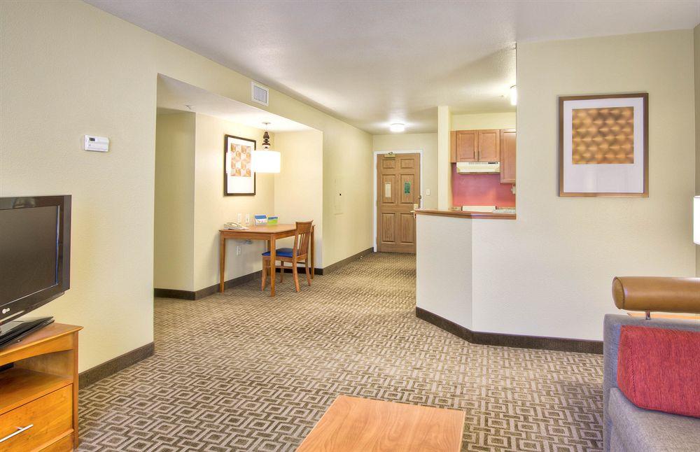ทาวน์เพลซ สวีท ราลีห์ แครี เวสตัน พาร์คเวย์ Hotel ภายนอก รูปภาพ